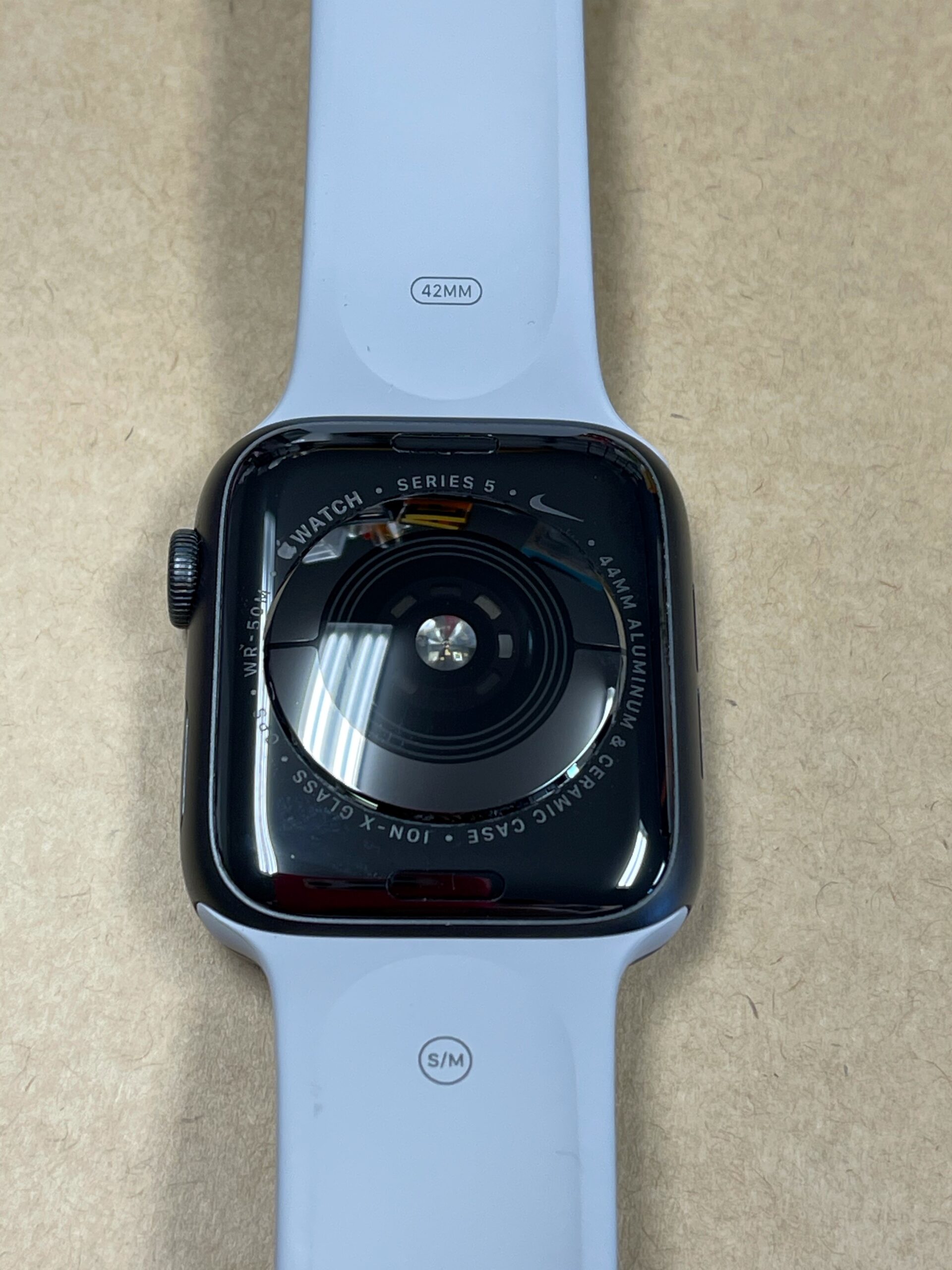 取次店Apple Watch series5 Nike GPS 充電器付き スマートフォン本体